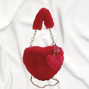Creative bag with fluffy heart design (NEW)